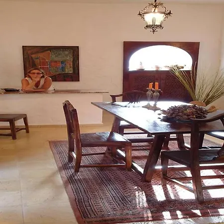 Sleeps 4 Pool Wifi Villa